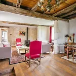 Villa Spacieuse Avec Piscine Privee, A Salies, 250 M², 6 Chbres Salies