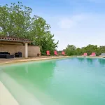 Villa Spacieuse Avec Piscine Privee, A Salies, 250 M², 6 Chbres Salies