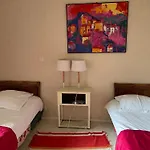 Villa Spacieuse Avec Piscine Privee, A Salies, 250 M², 6 Chbres Salies