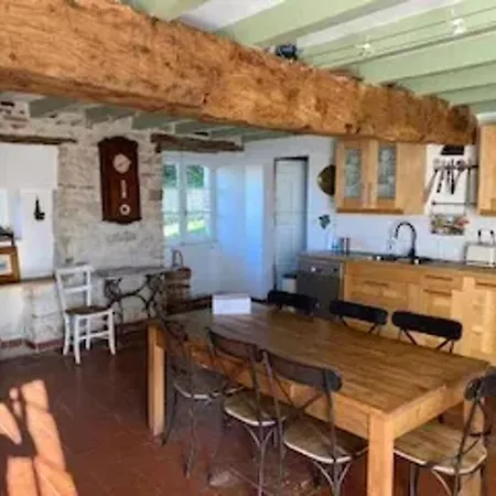 Spacieuse Avec Piscine Privee, A Salies, 250 M², 6 Chbres Salies