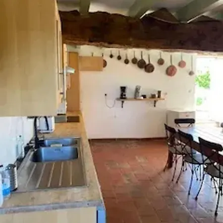 Spacieuse Avec Piscine Privee, A Salies, 250 M², 6 Chbres * Salies